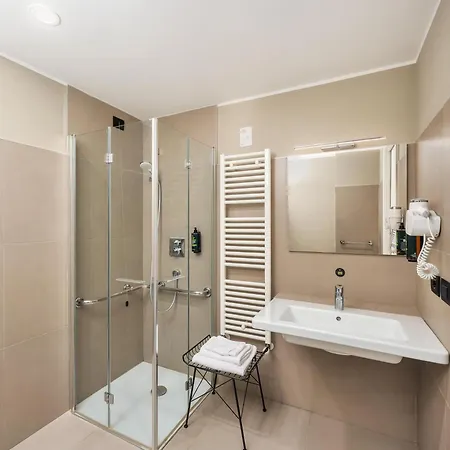 Eurorest Hotel 3*